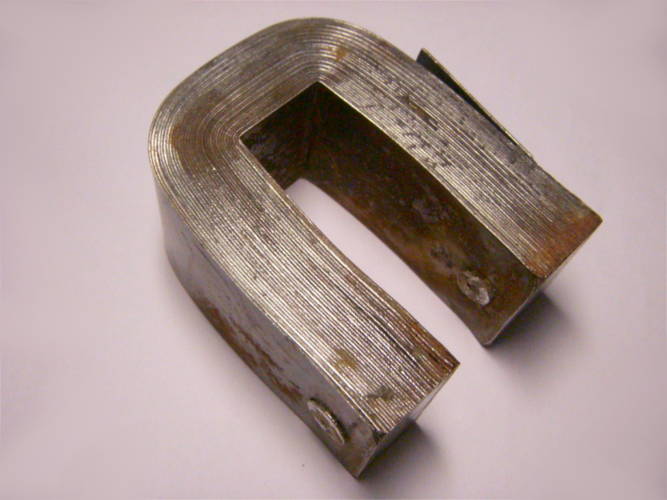 ΠΏΠΎΠ»ΡΠΊΡΡΠ³Π»ΡΠΉ ΠΌΠ°Π³Π½ΠΈΡ