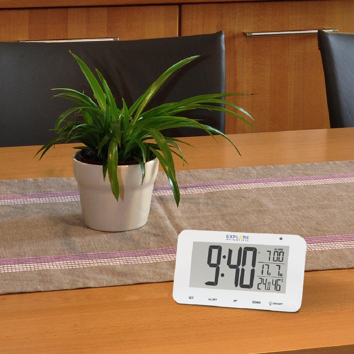 Explore Scientific RC Alarm White Table Clock (RDC1004GYELC2)