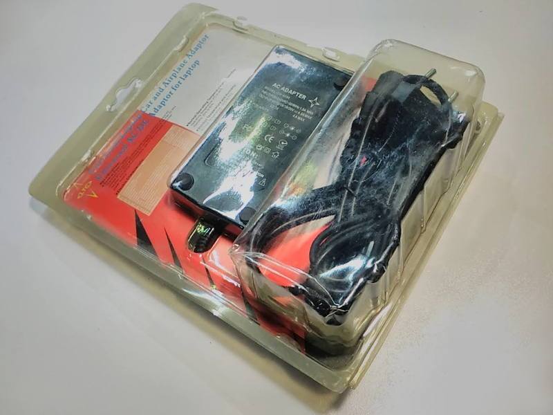 Universal Car Airplane Notebook adaptor 120W 8 в 1