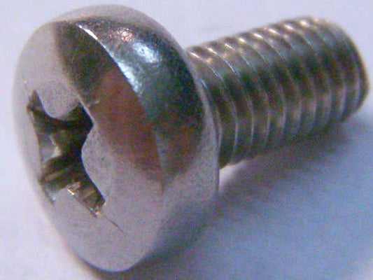 крепежный винт М5