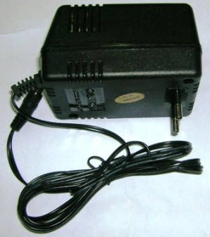 AC 220V --> DC 12V 1000mA