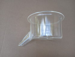 The bowl and spout contains the capacity of the citrus juicer Macap P200, P202 series. C0007S810