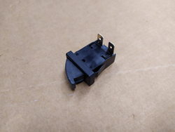 Micromik door pusher for refrigeration equipment