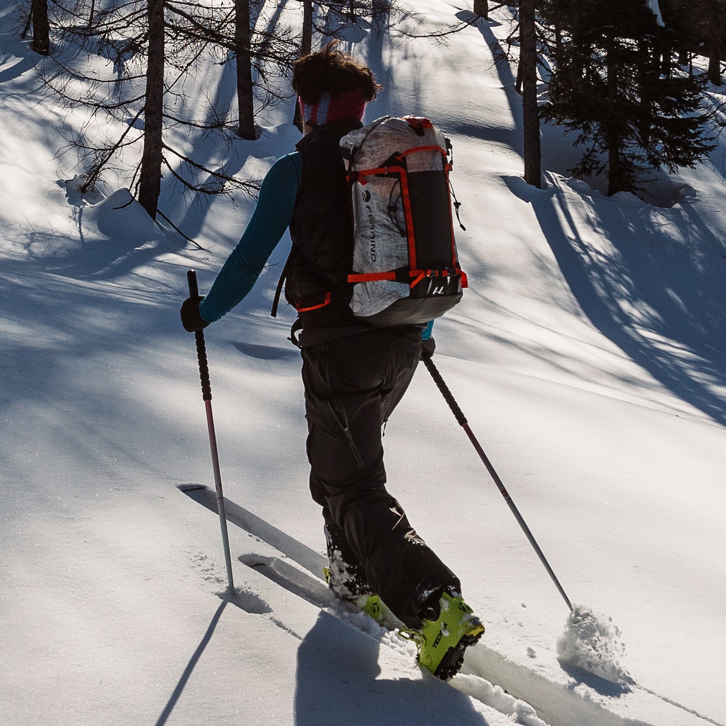 Travel backpack Ferrino Instinct 30+5 White (75653LWW)
