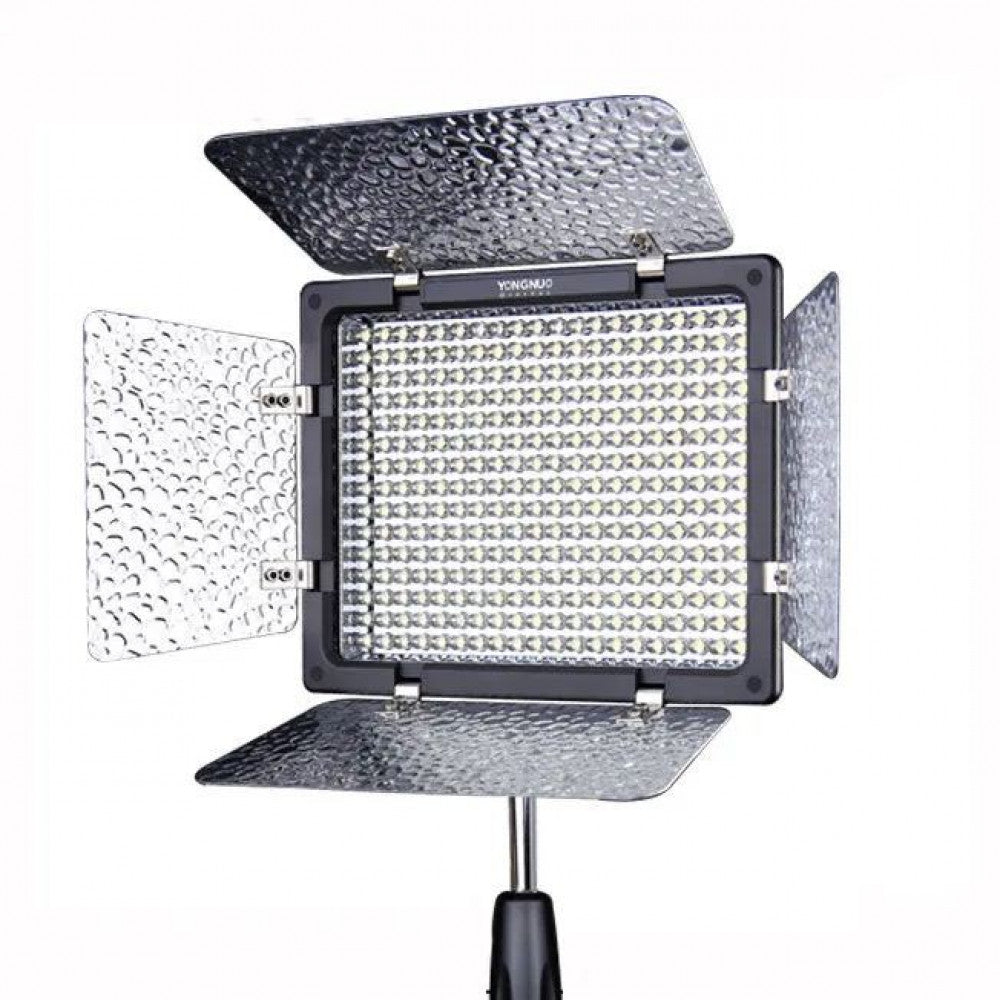 Лампа видеосвет LED YN300 III 18W Light 300pcs color 3200-5500K