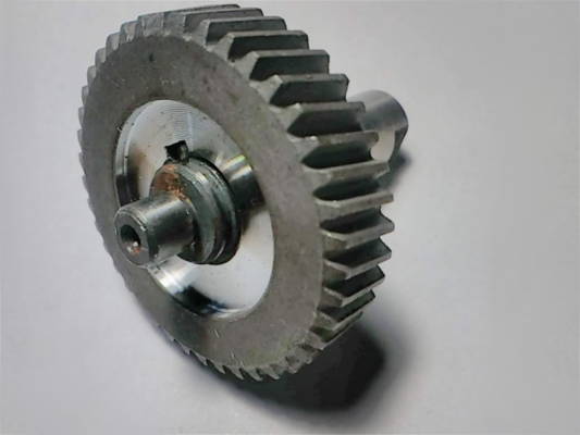Gear on shaft for circular saw Fiolent PDZ-70