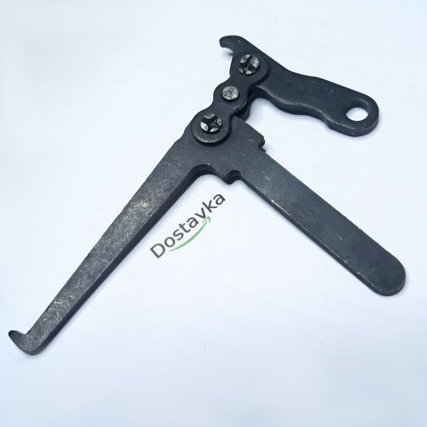 Chain saw brake mechanism rods