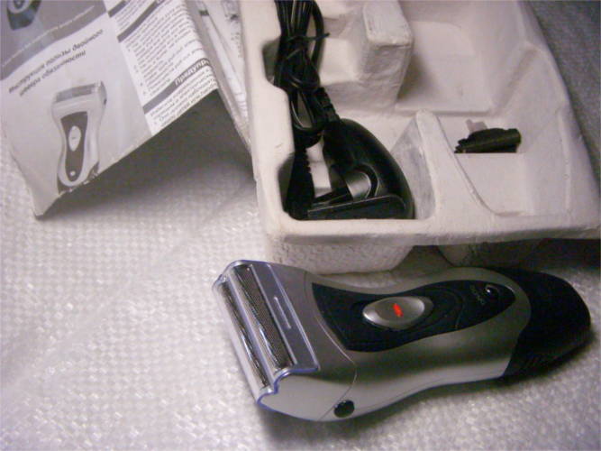 2-in-1 Scarlett SC-518  Electric Shaver (+ Mustache Trimmer) (with floating blades)