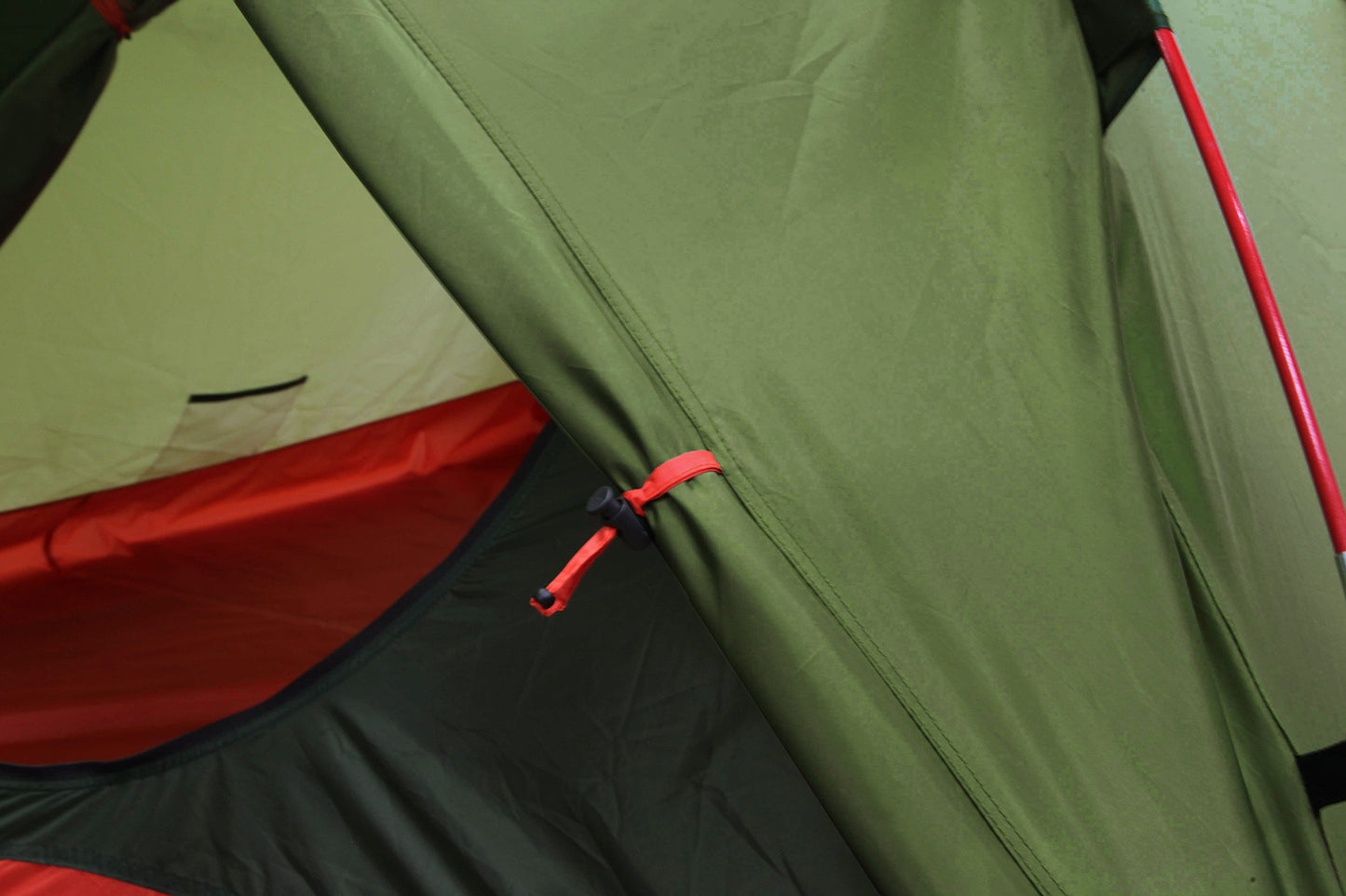 High Peak Woodpecker 3 Pesto/Red (10194)