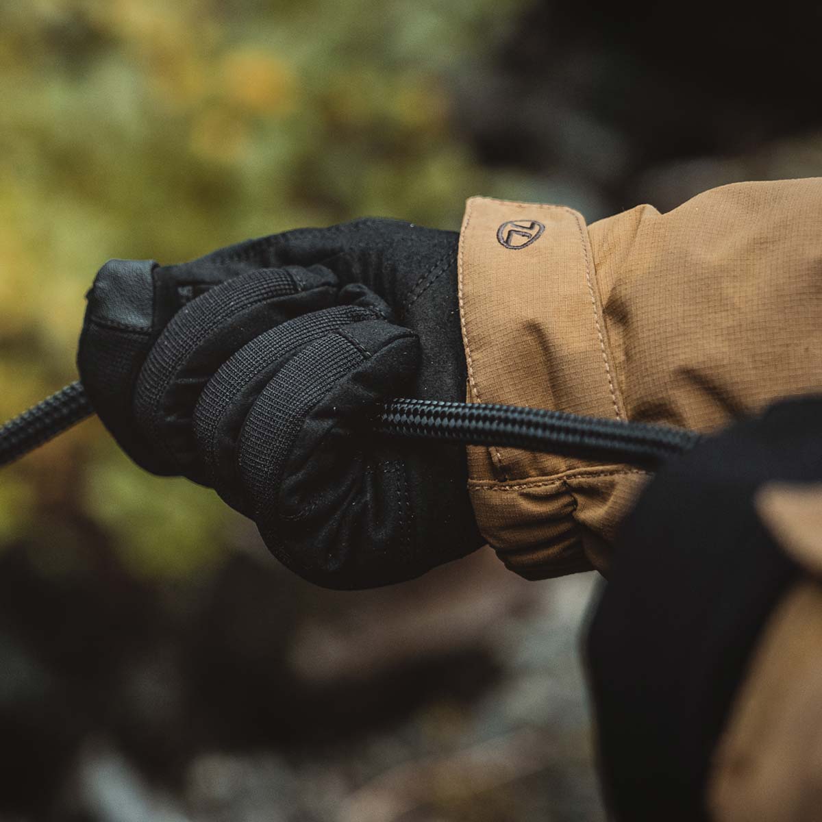 Highlander Aqua-Tac Waterproof Gloves Black M (GL095-BK-M)