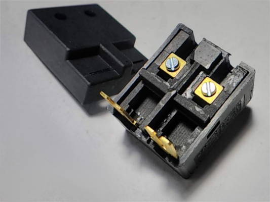 Hyundai, Sparky FA3-5/2W 5A замкнутая (на клеммах)