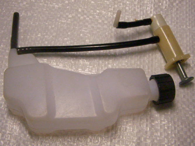 с ручным насосом с патрубком