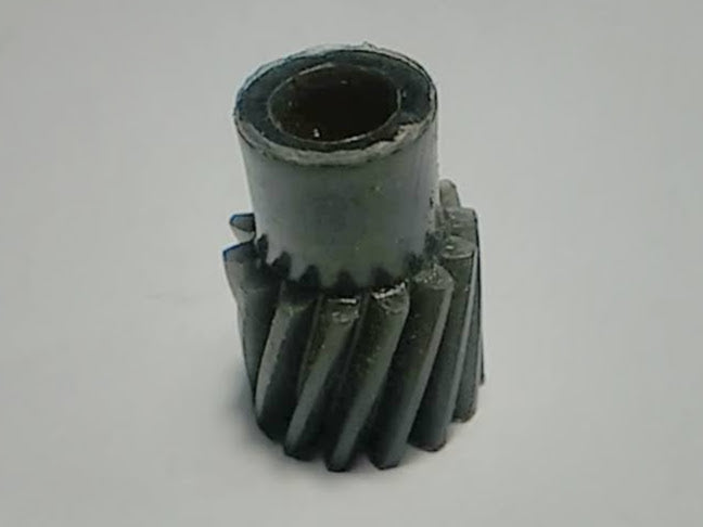 пластик d12*17 h24 косые зубы