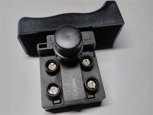 HLT-10A 10A 23*55 фиксатор