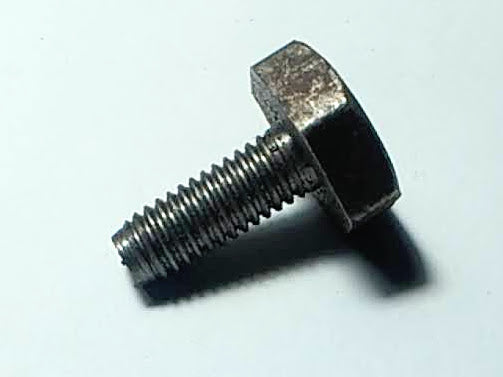 левый болт 6 мм
