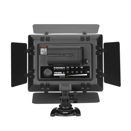 LED Video Light Lamp YN300III with Charger | 17x15 cm |