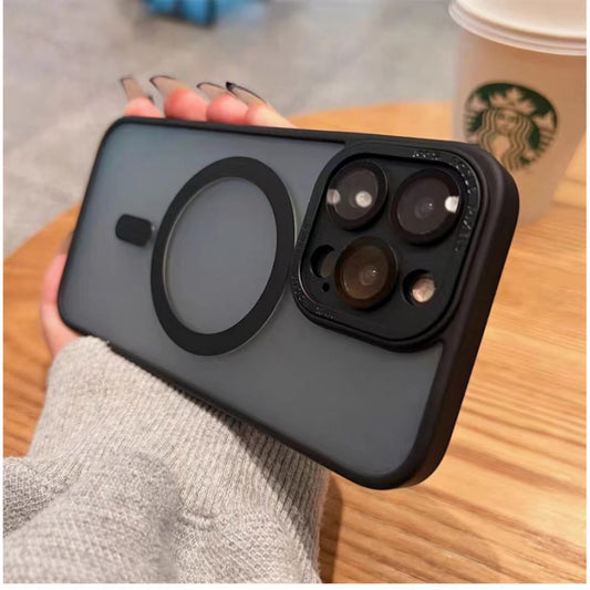 Protective Camera Matte Clear Case With MagSafe - iPhone 11 - Black