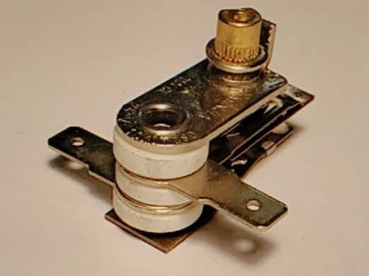 2-pin bimetallic thermostat KST-118/820 T250 10A short rod